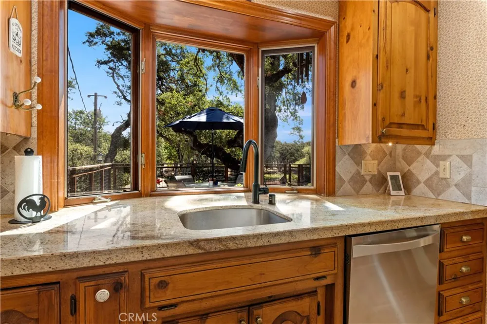 608 Dixon Drive Lakeport, CA 95453