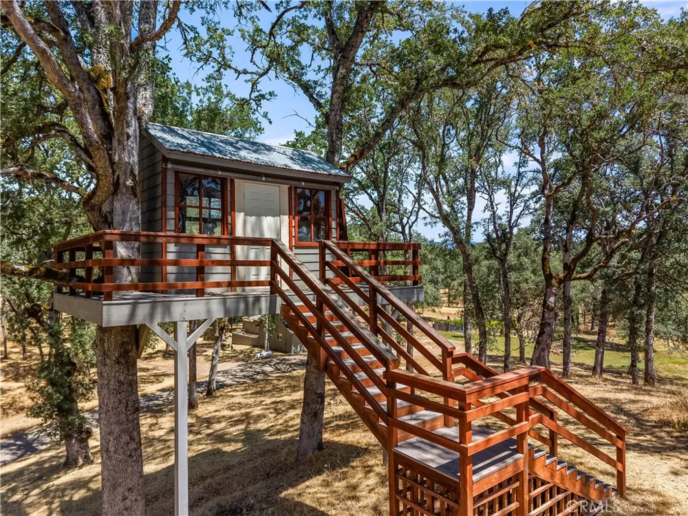 608 Dixon Drive Lakeport, CA 95453