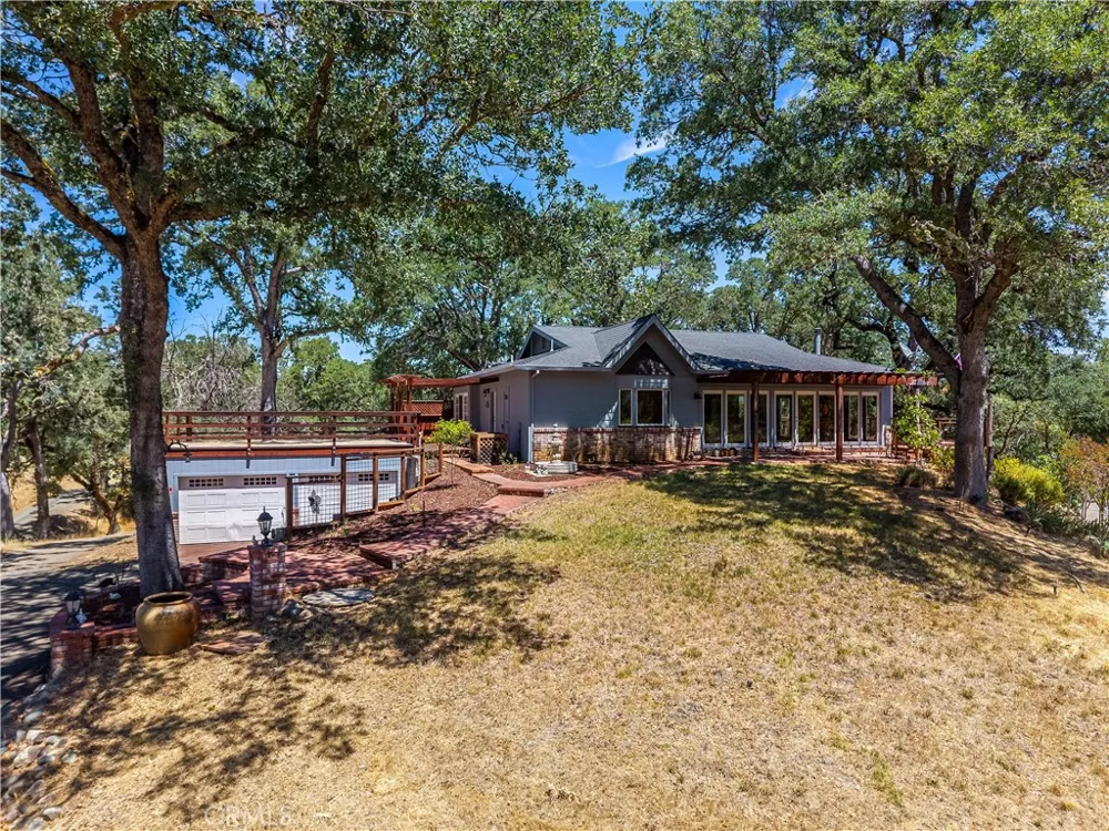 608 Dixon Drive Lakeport, CA 95453