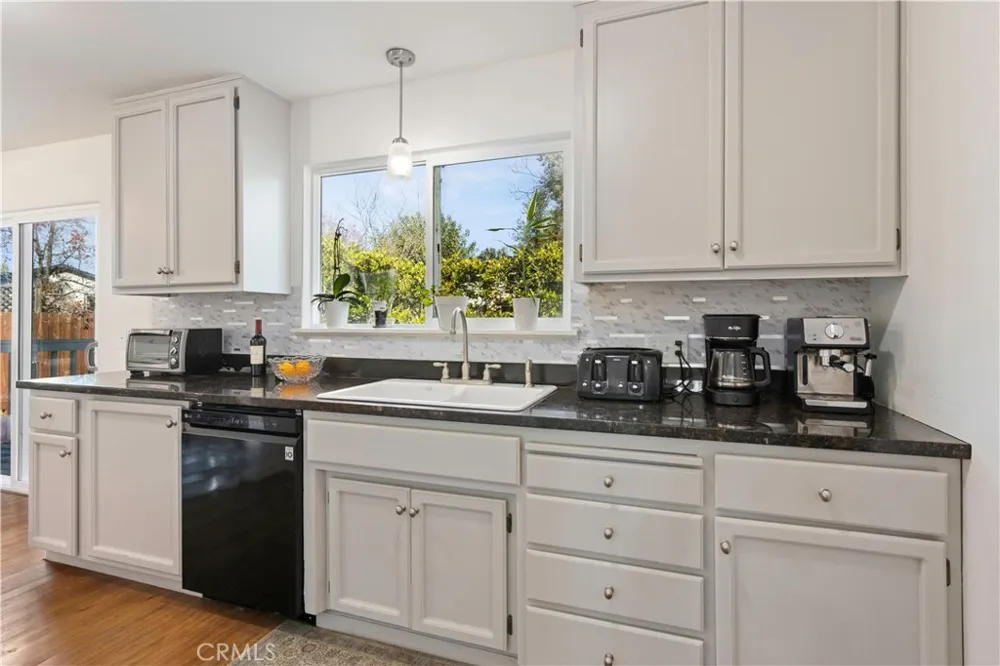 19894 Mountain Meadows South Hidden Valley Lake, CA 95467