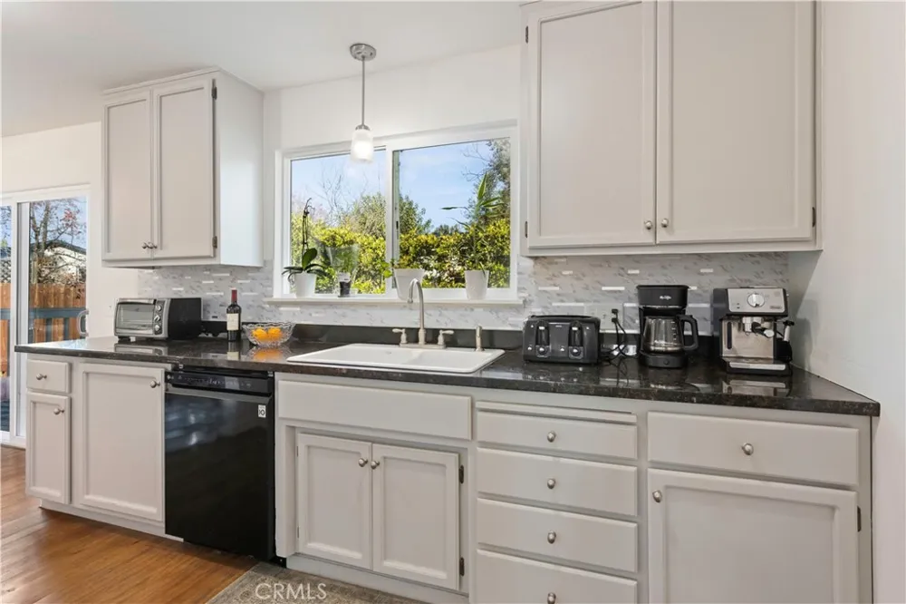19894 Mountain Meadows South Hidden Valley Lake, CA 95467