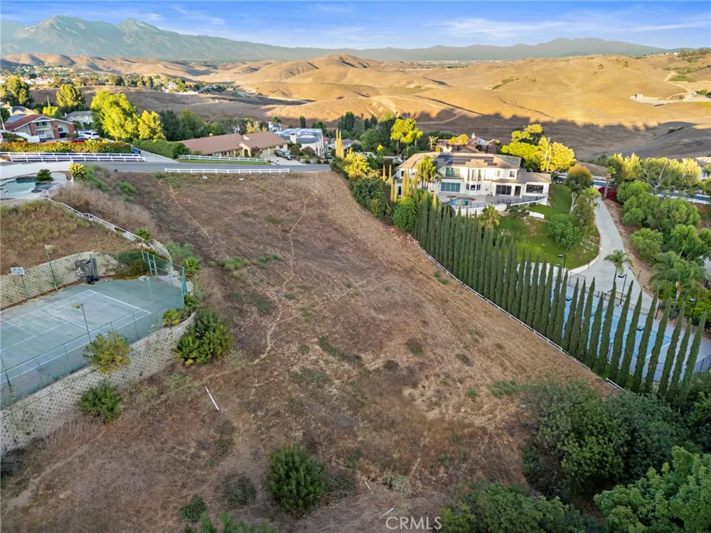 2182 Indian Creek Diamond Bar, CA 91765
