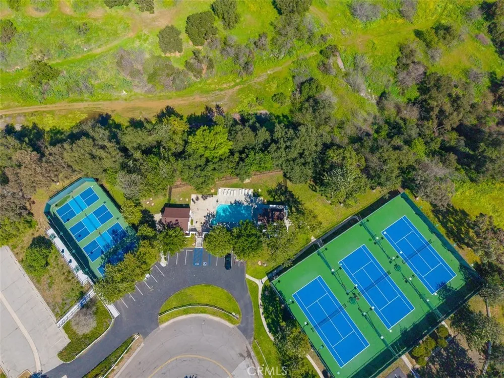 2182 Indian Creek Diamond Bar, CA 91765