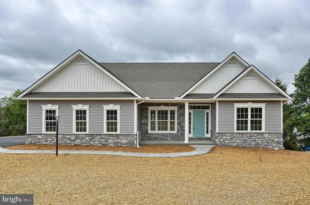 111 STARLIGHT LANE Lebanon, PA 17046