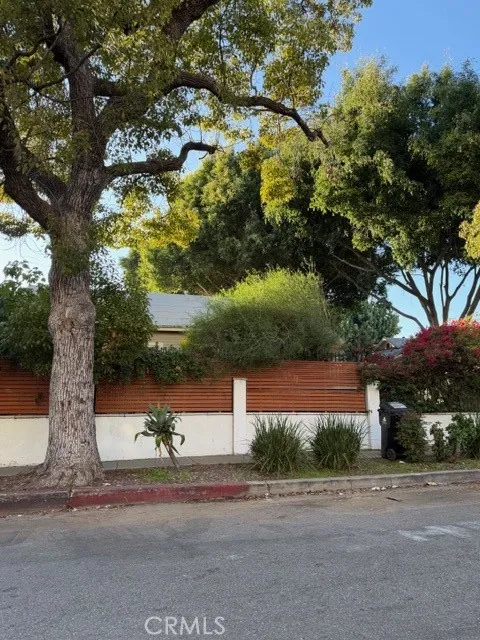 1537 Serrano Avenue