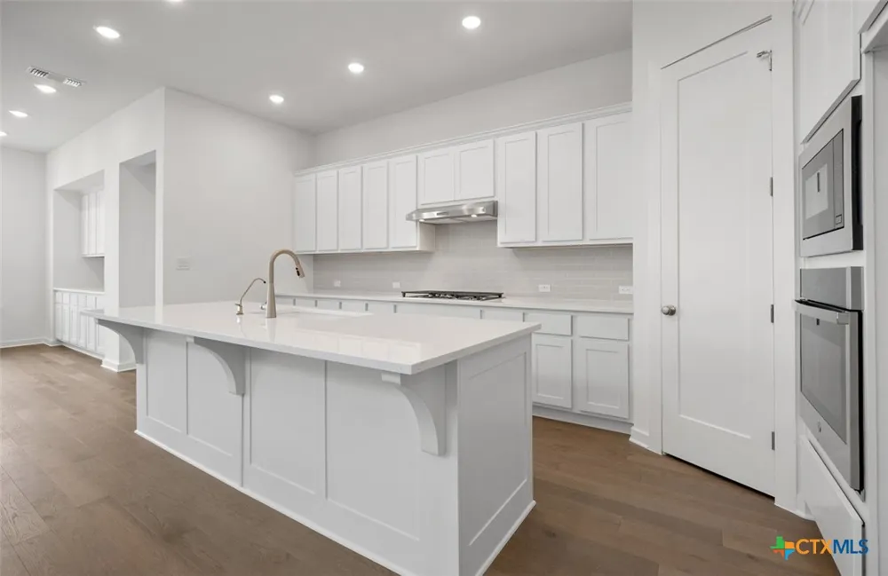 1606 Crimson Sunset Drive Georgetown, TX 78628