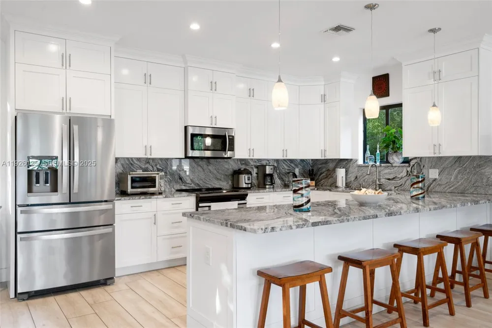 669 Colson Dr Key Largo, FL 33037