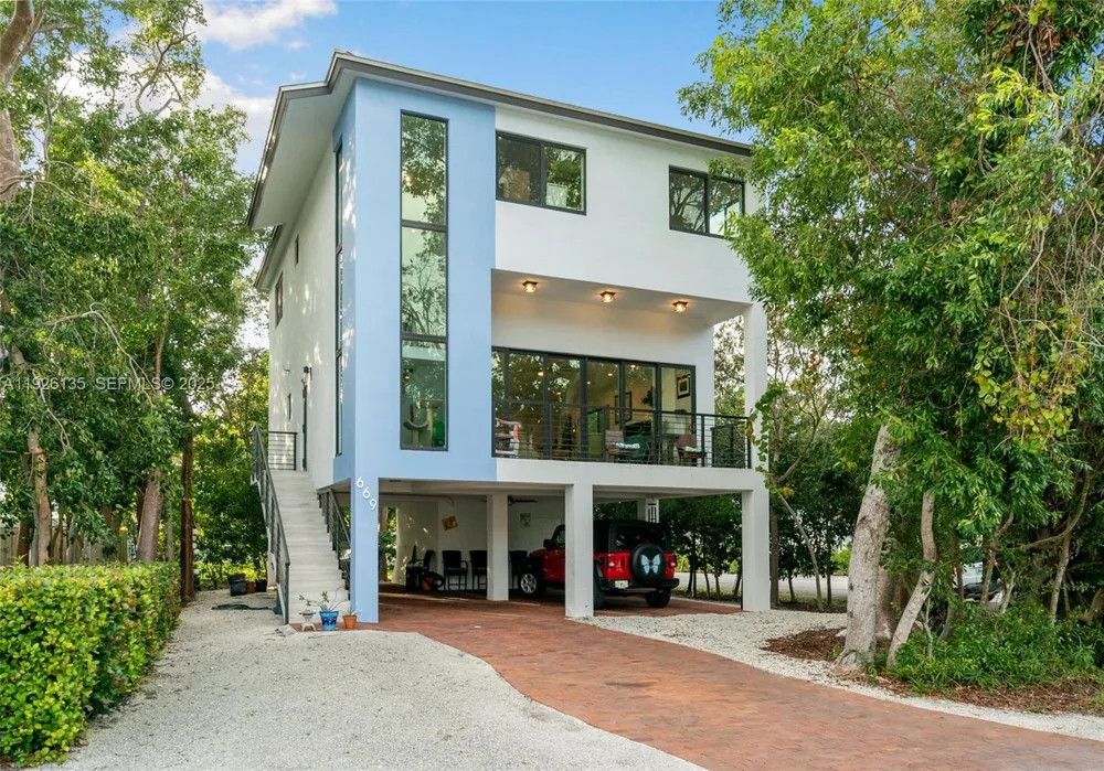 669 Colson Dr Key Largo, FL 33037