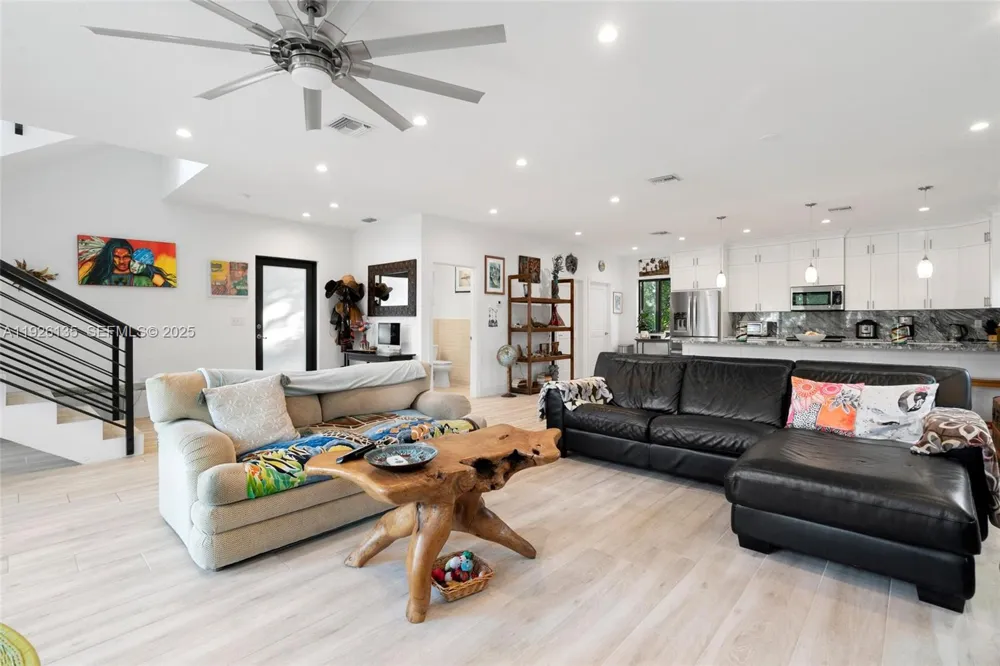 669 Colson Dr Key Largo, FL 33037