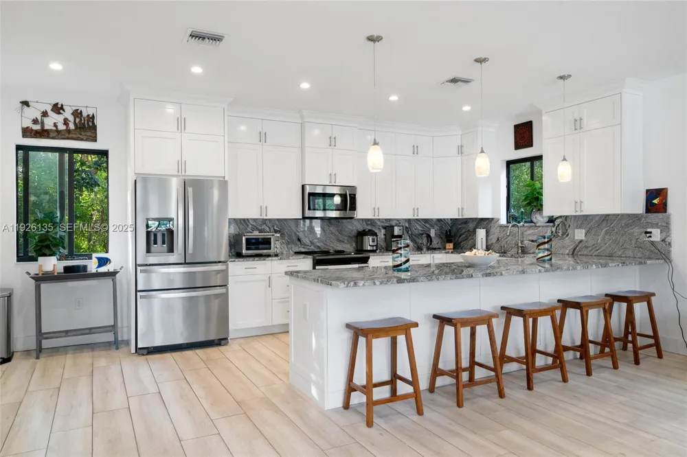 669 Colson Dr Key Largo, FL 33037