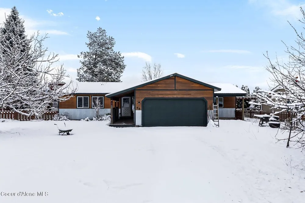 44 Campbell Loop Laclede, ID 83841