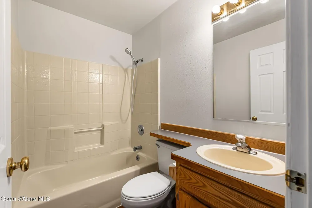 44 Campbell Loop Laclede, ID 83841