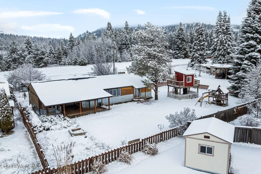 44 Campbell Loop Laclede, ID 83841