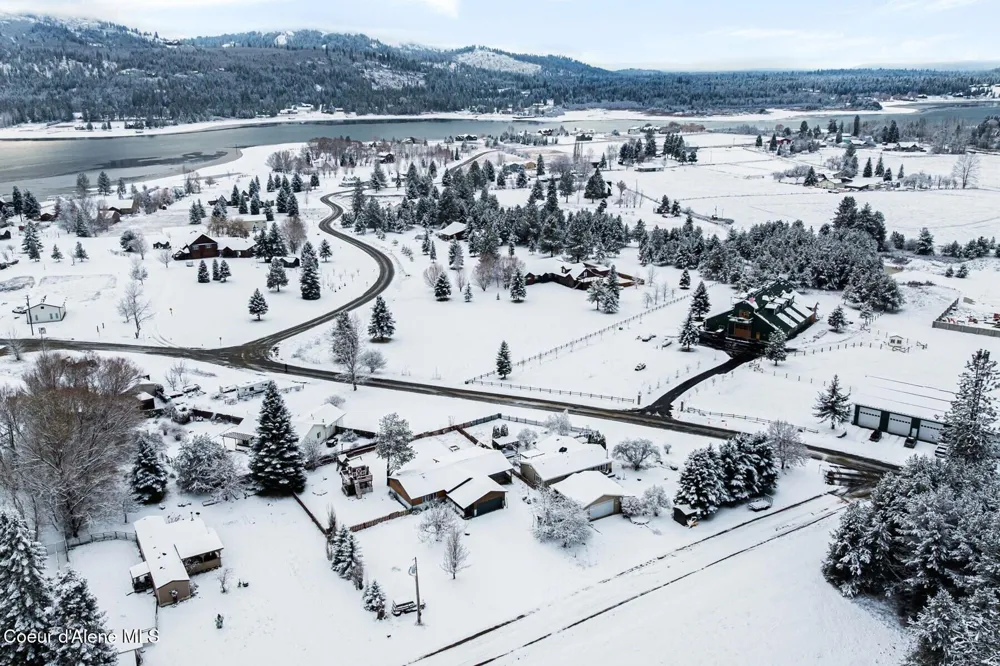 44 Campbell Loop Laclede, ID 83841