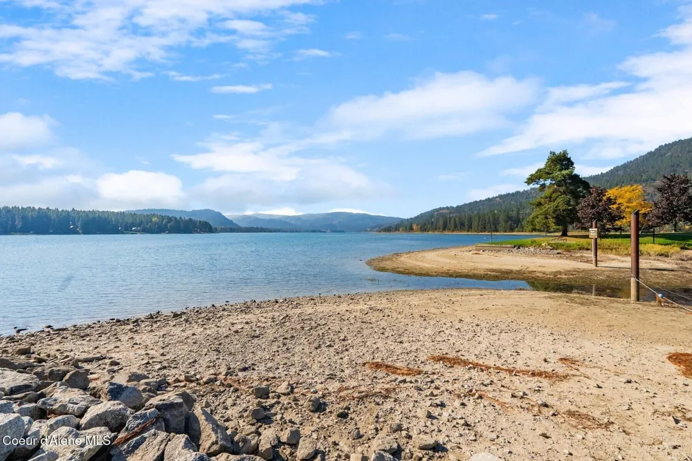 44 Campbell Loop Laclede, ID 83841