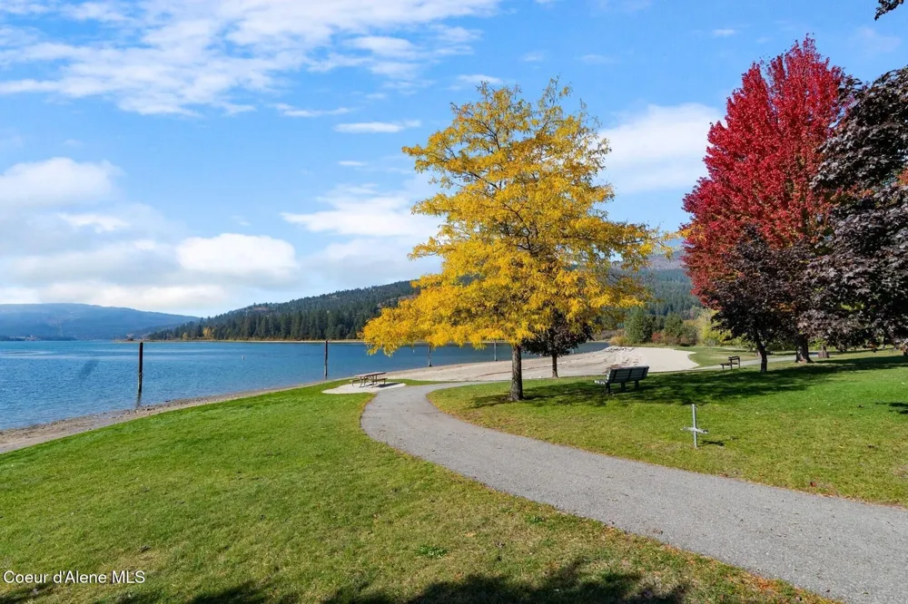 44 Campbell Loop Laclede, ID 83841