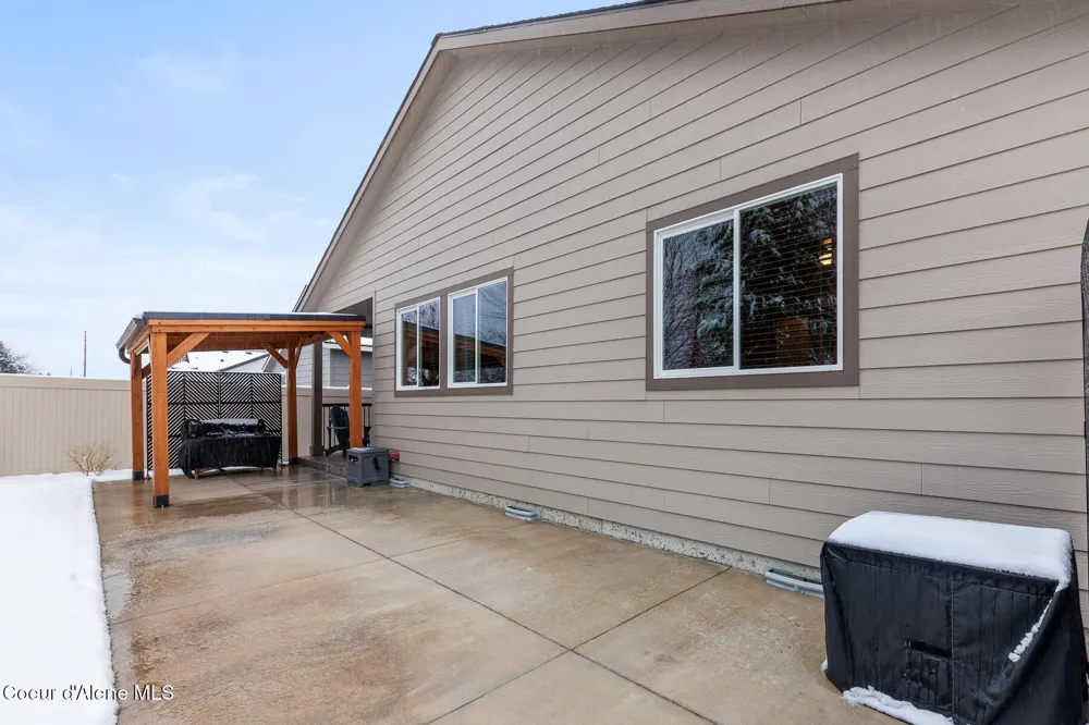 1042 E Allenby Avenue Post Falls, ID 83854