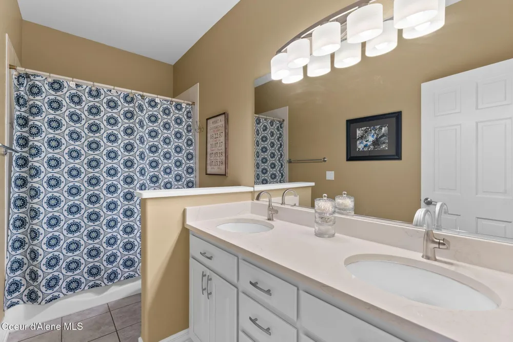 1611 E Heritage Lane Spokane, WA 99208