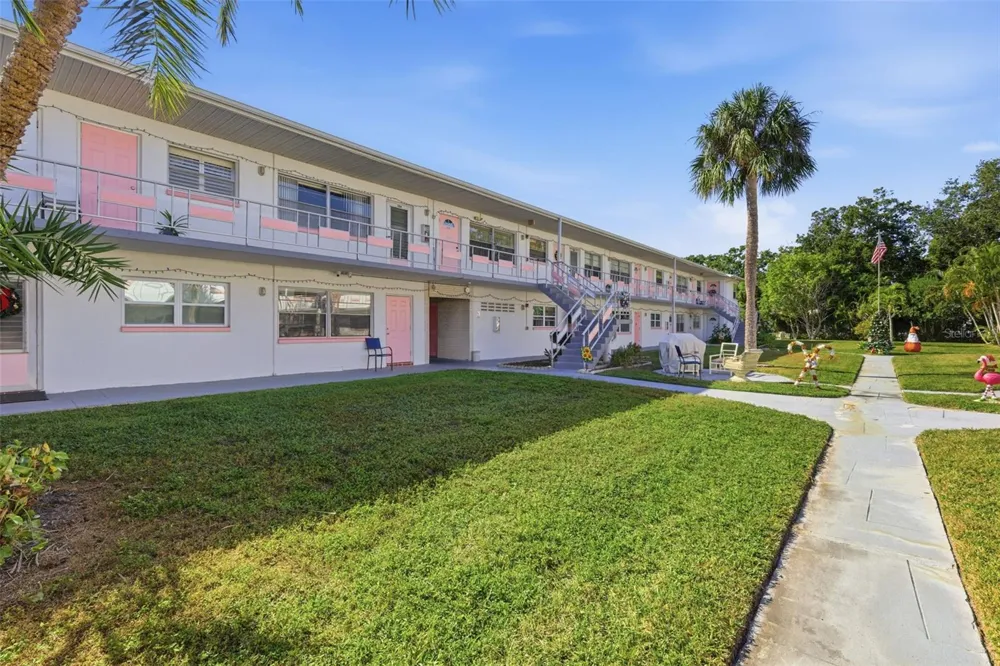 5876 21ST STREET #5 St Petersburg, FL 33714
