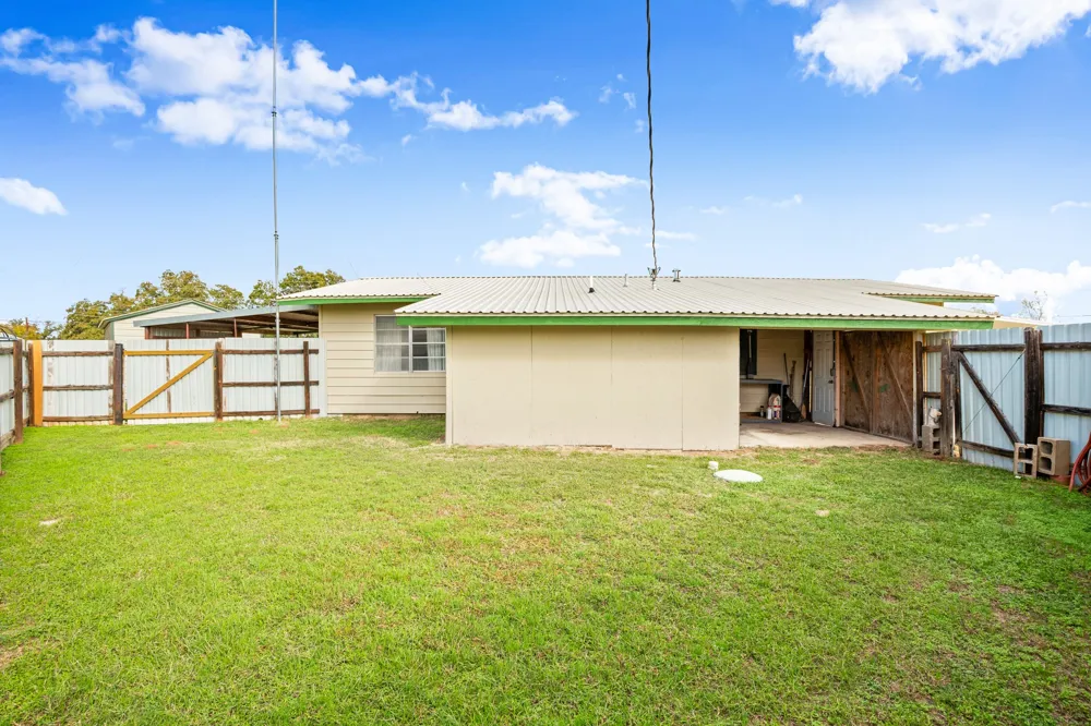 210 Striper Haven Lane Buchanan Dam, TX 78609