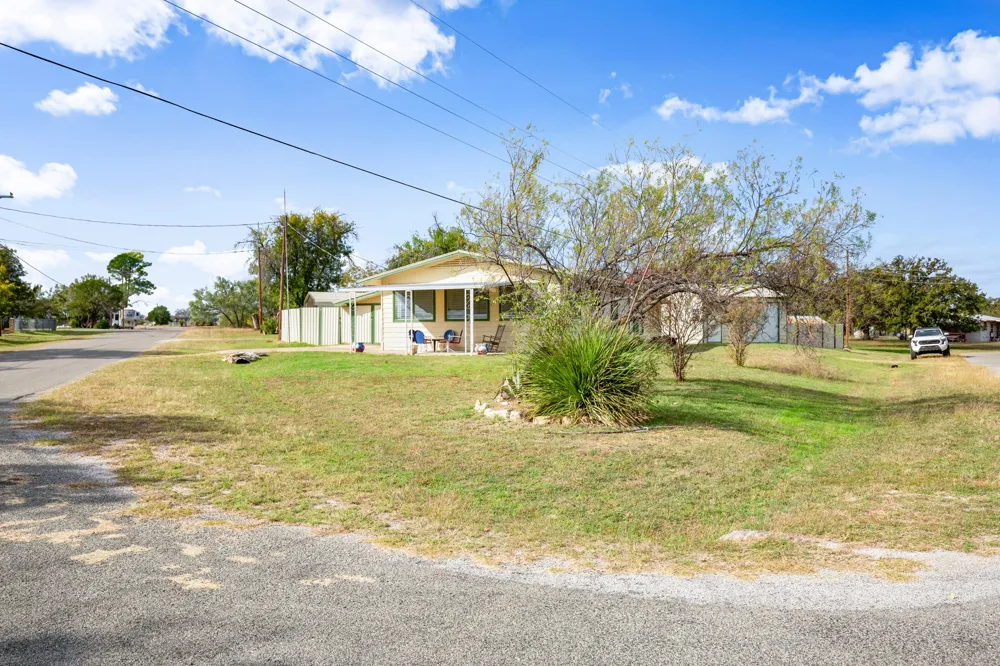 210 Striper Haven Lane Buchanan Dam, TX 78609