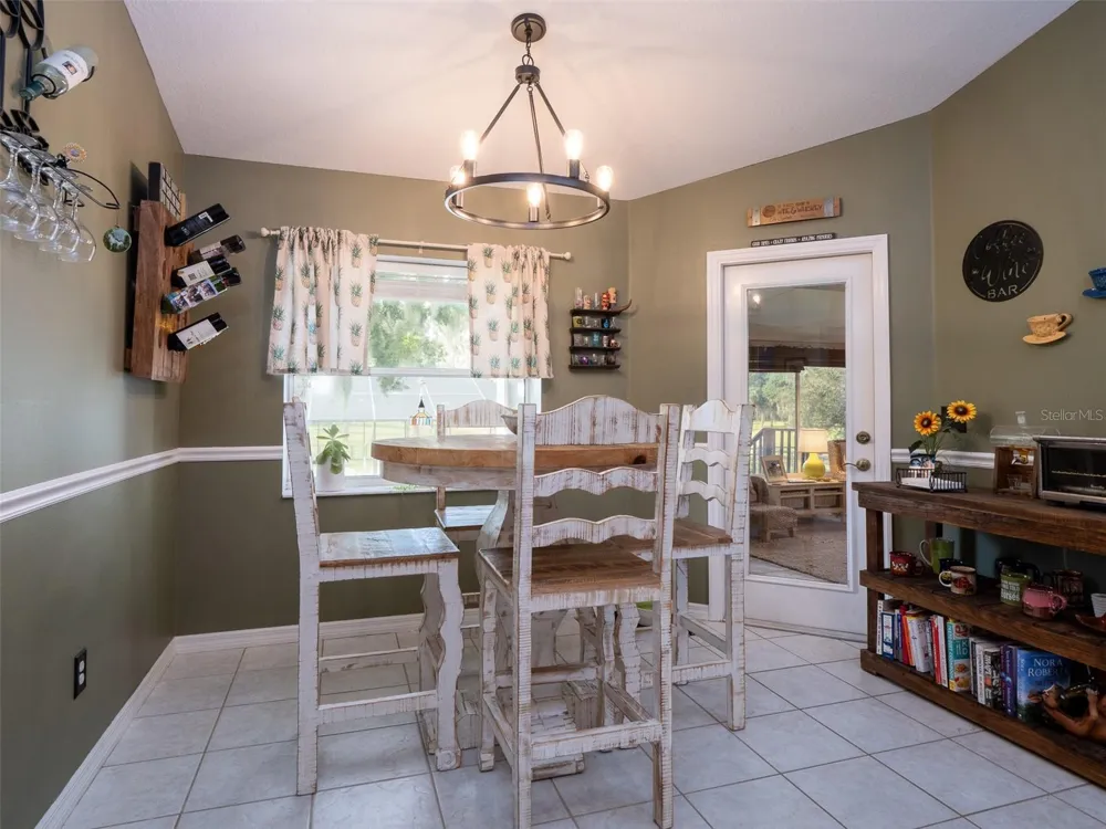9481 W HIGHWAY 316 Reddick, FL 32686