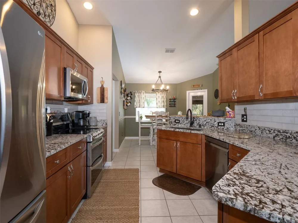 9481 W HIGHWAY 316 Reddick, FL 32686