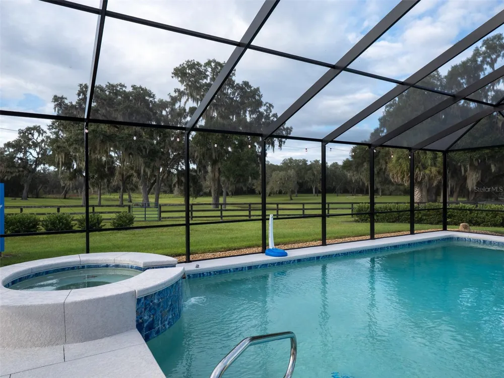9481 W HIGHWAY 316 Reddick, FL 32686