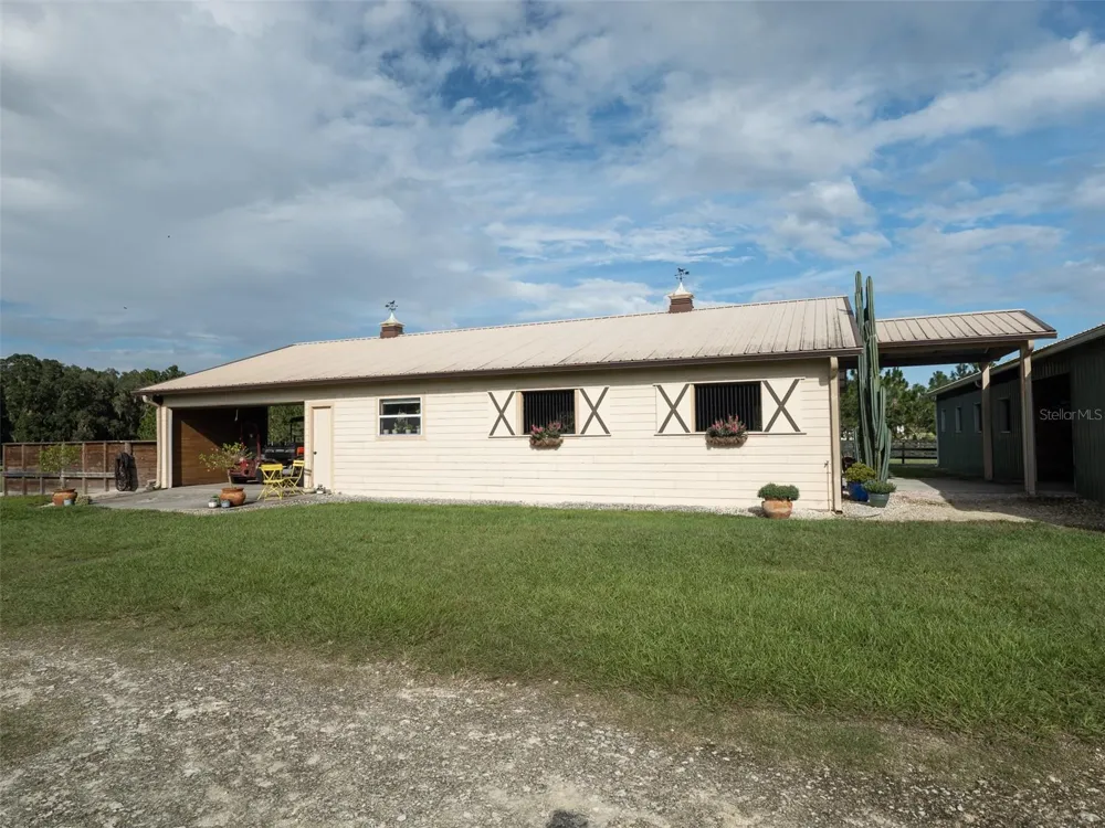 9481 W HIGHWAY 316 Reddick, FL 32686