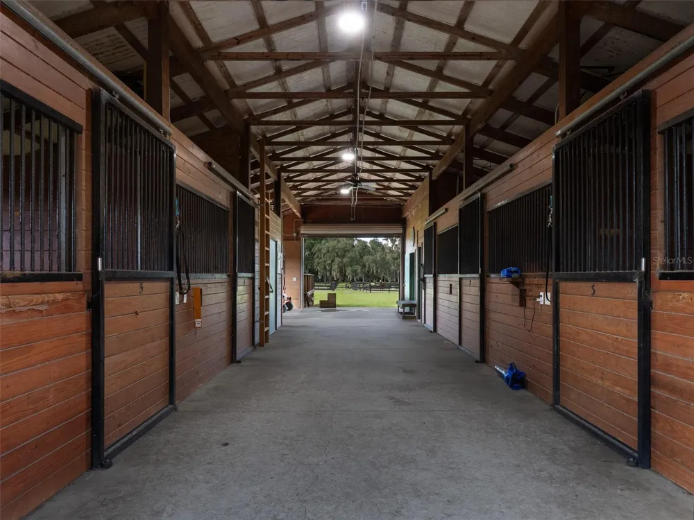 9481 W HIGHWAY 316 Reddick, FL 32686