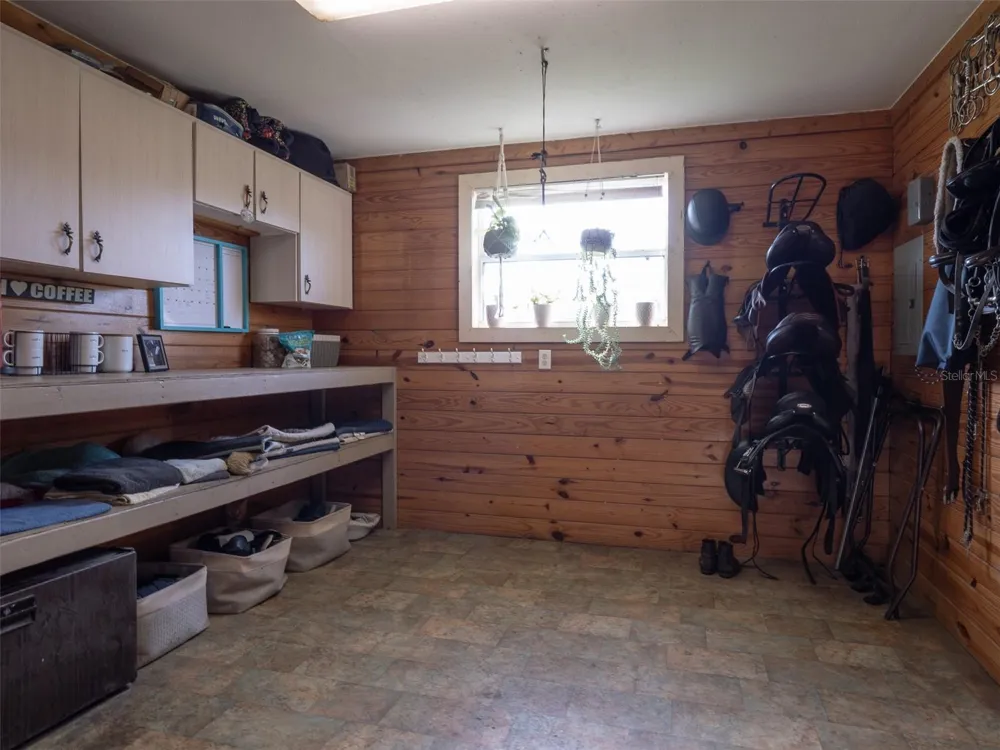 9481 W HIGHWAY 316 Reddick, FL 32686