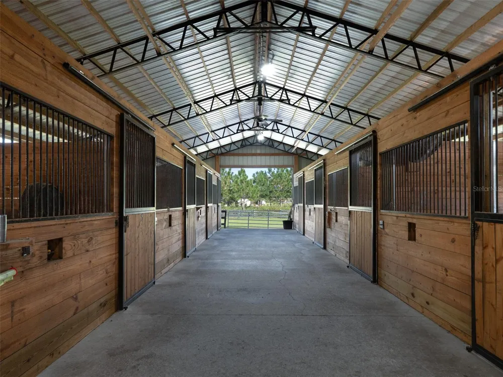 9481 W HIGHWAY 316 Reddick, FL 32686