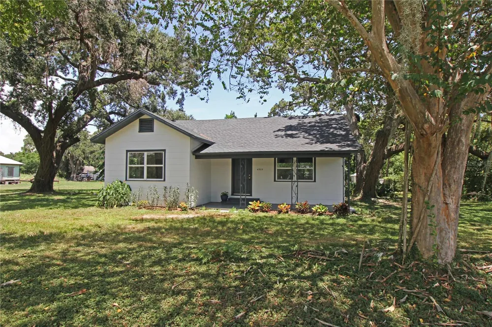 4925 MAGNOLIA AVENUE Mulberry, FL 33860