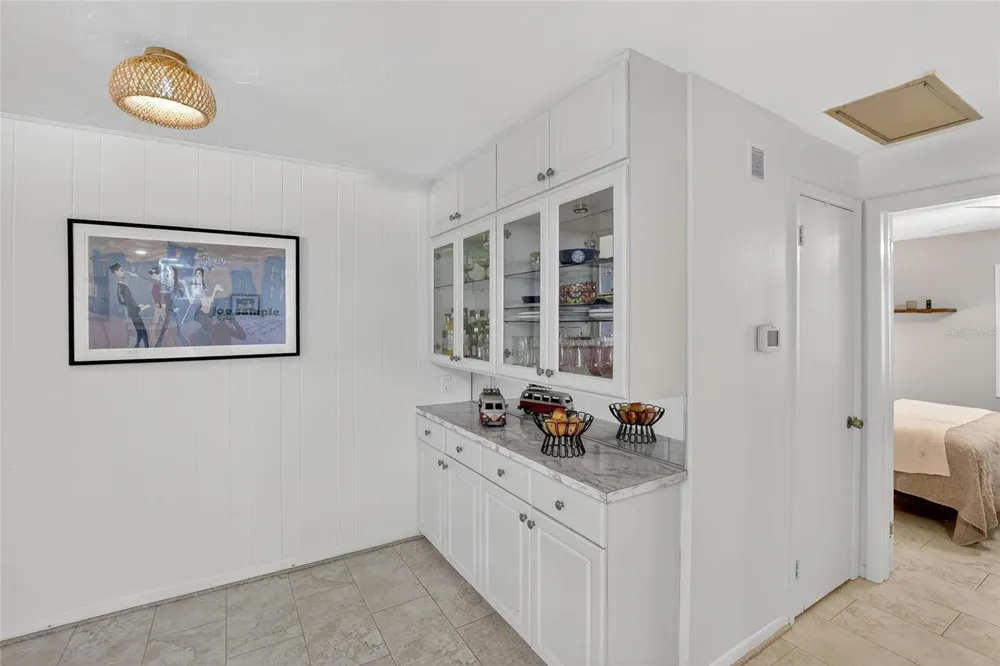 650 PINELLAS POINT DRIVE S #236 St Petersburg, FL 33705