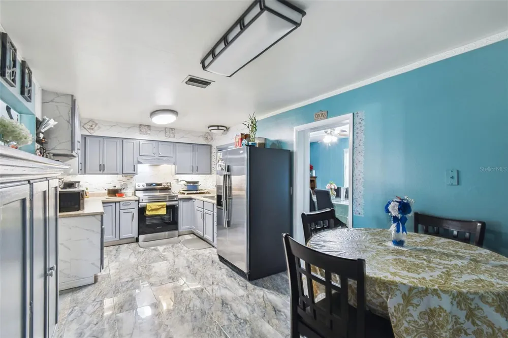 25309 CARNOUSTIE DRIVE Sorrento, FL 32776