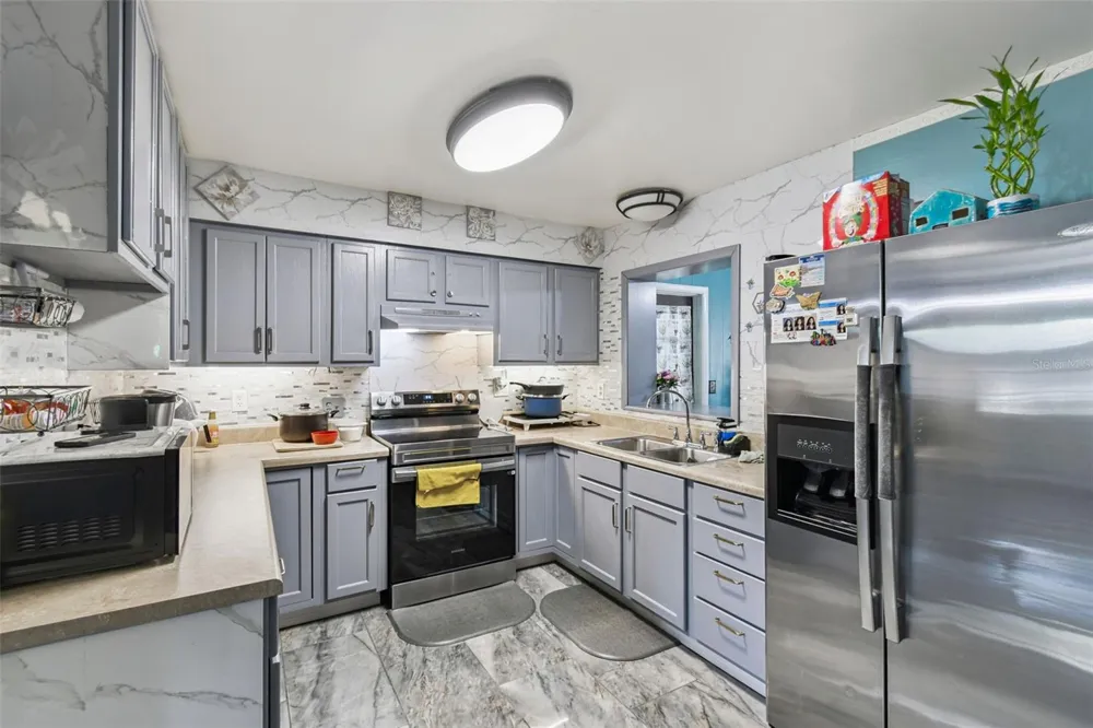 25309 CARNOUSTIE DRIVE Sorrento, FL 32776