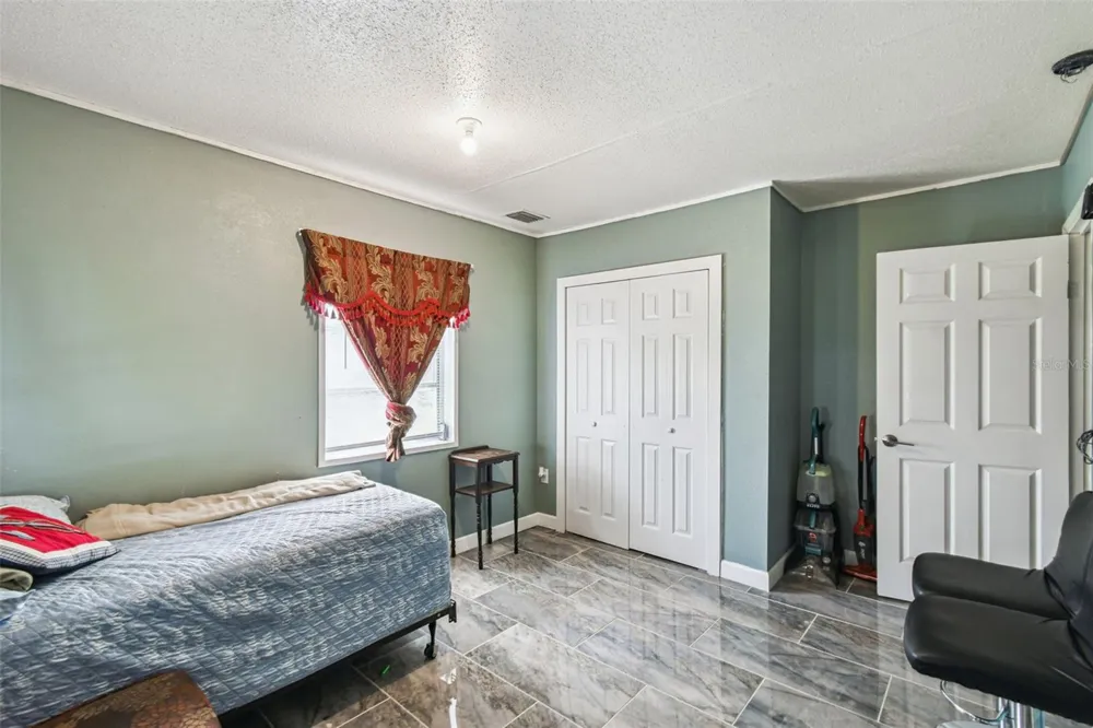 25309 CARNOUSTIE DRIVE Sorrento, FL 32776