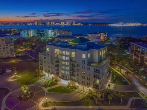 8 PALM TERRACE #605