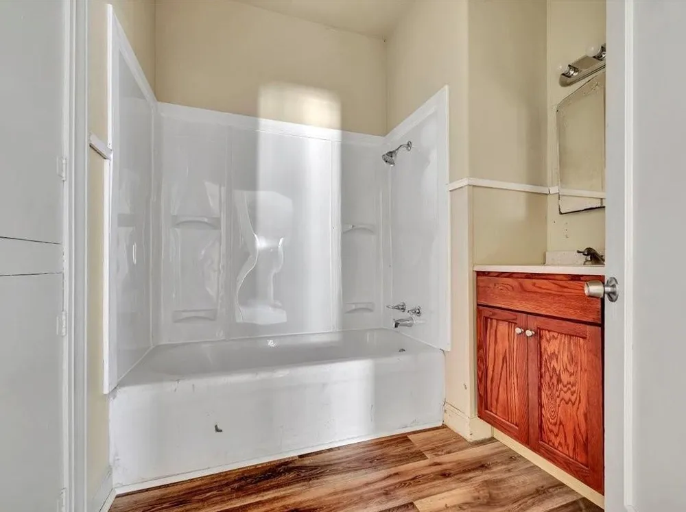 511 Woodlawn Street Henderson, TX 75652