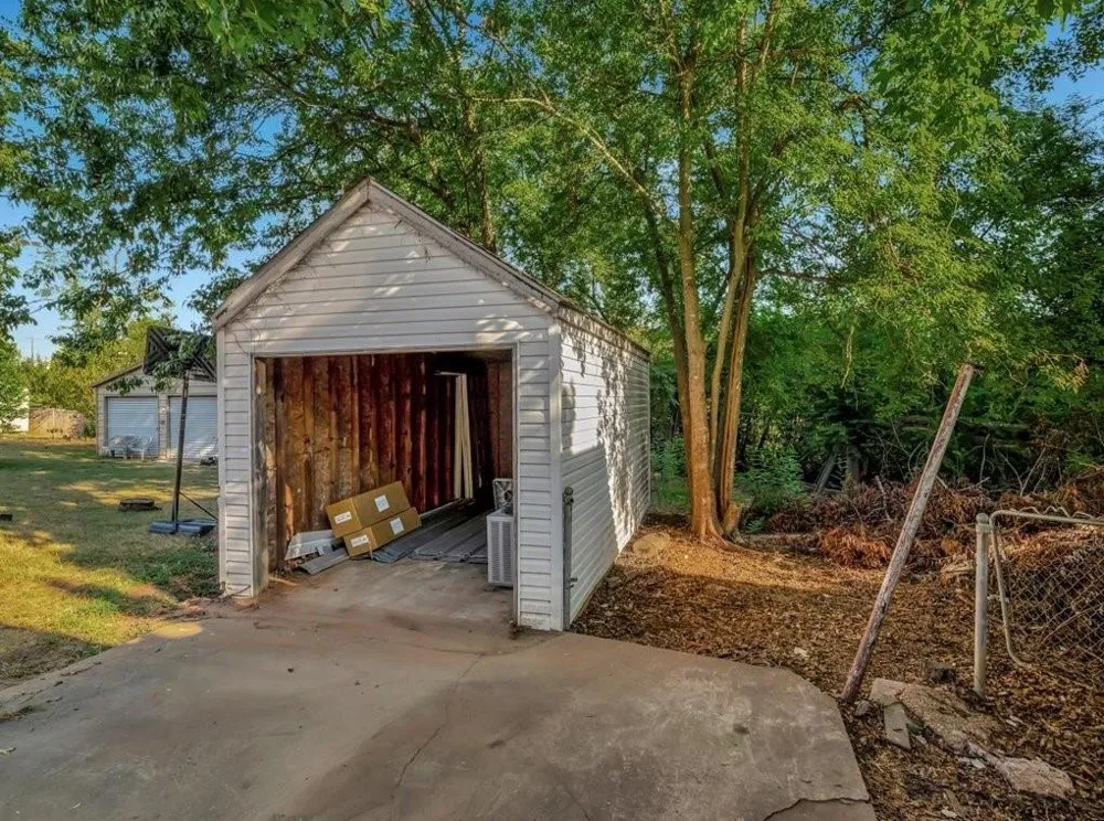 511 Woodlawn Street Henderson, TX 75652