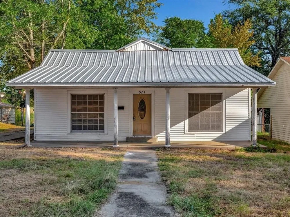 511 Woodlawn Street Henderson, TX 75652