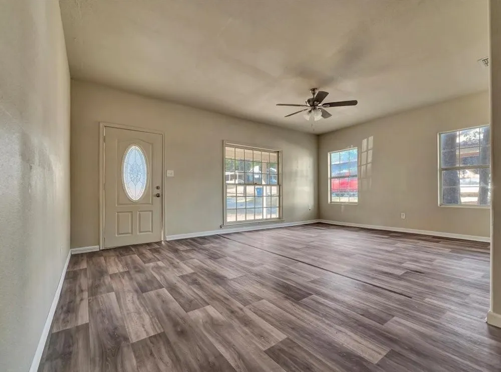 511 Woodlawn Street Henderson, TX 75652