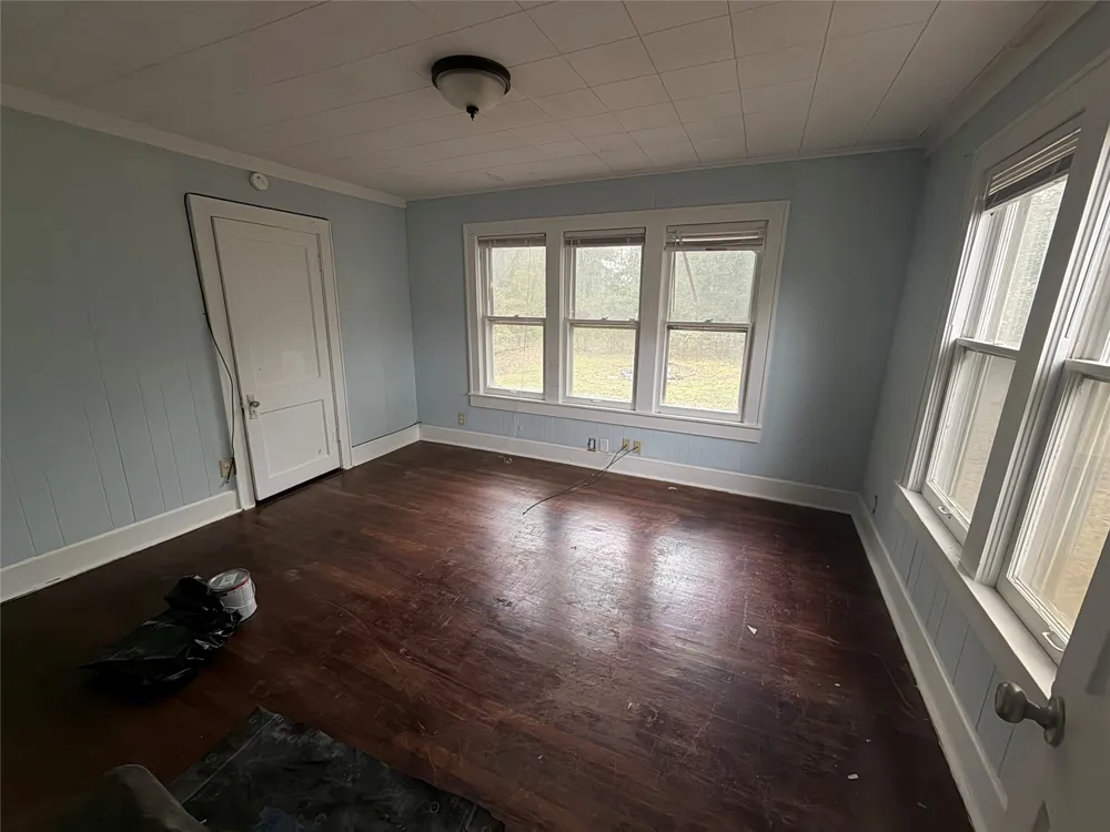 305 E Bradford Street Troup, TX 75789