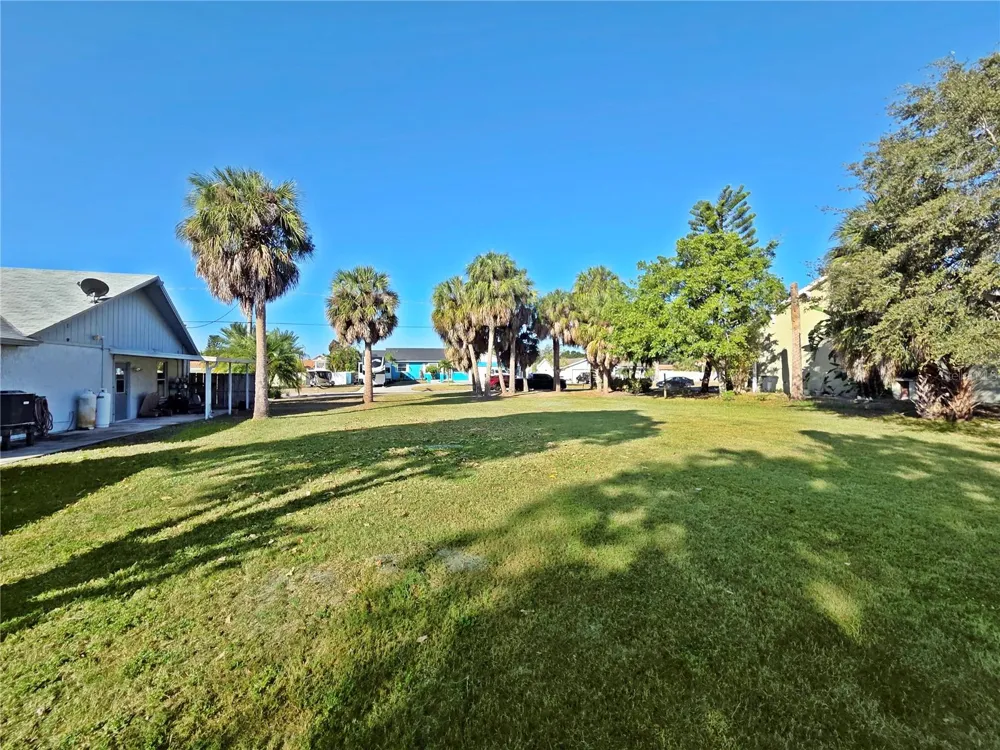 6225 FLAMINGO DRIVE Apollo Beach, FL 33572