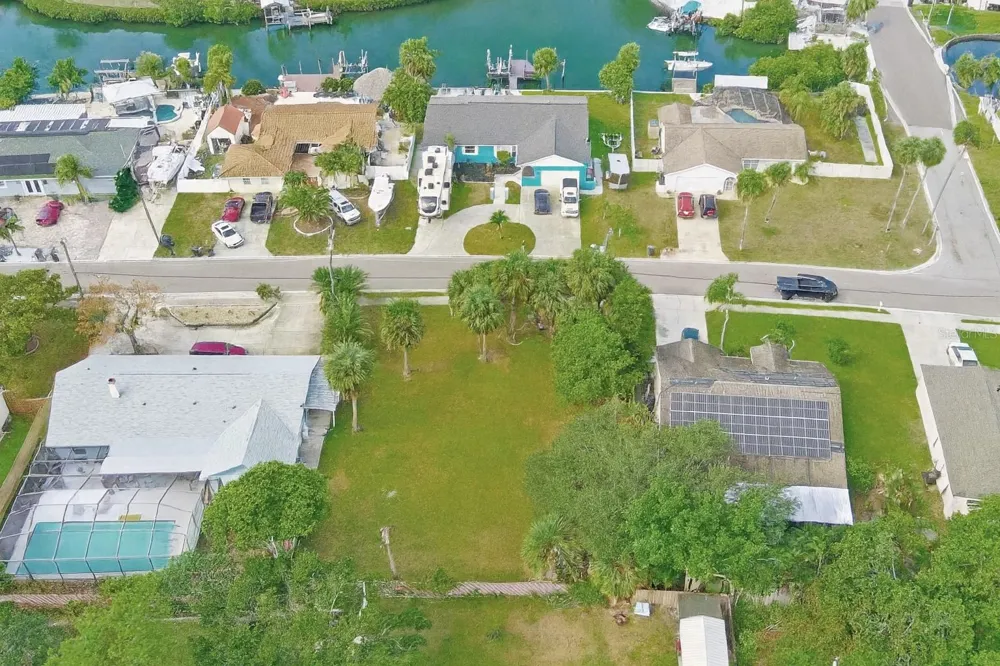 6225 FLAMINGO DRIVE Apollo Beach, FL 33572