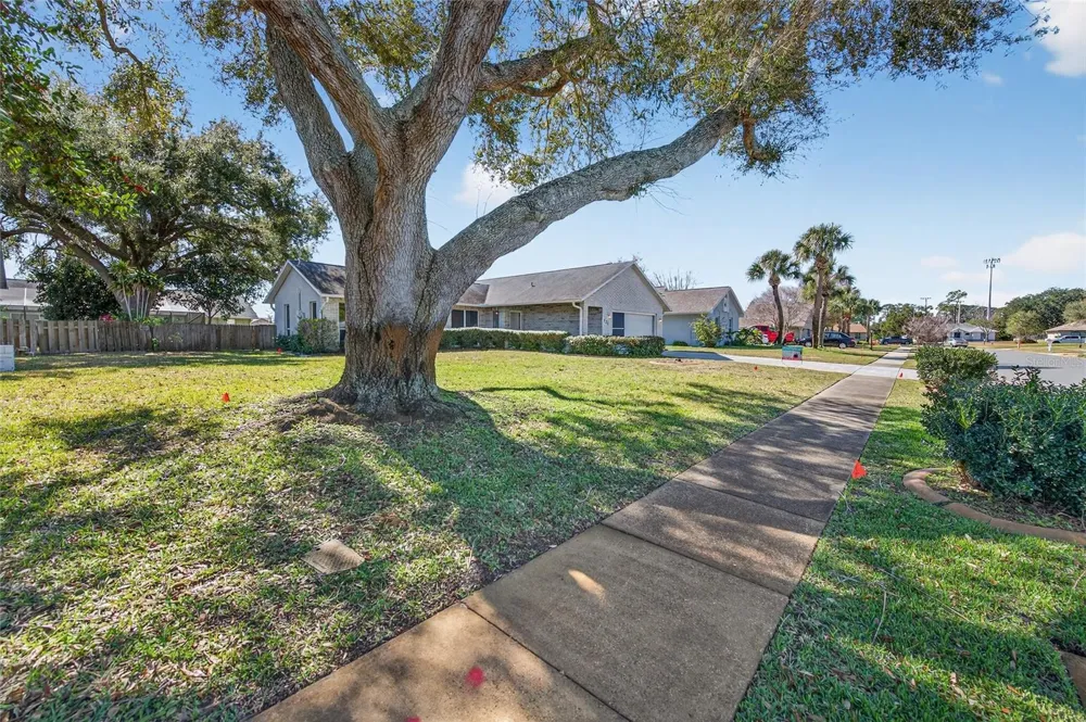 236 MEADOW LAKE DRIVE Edgewater, FL 32141