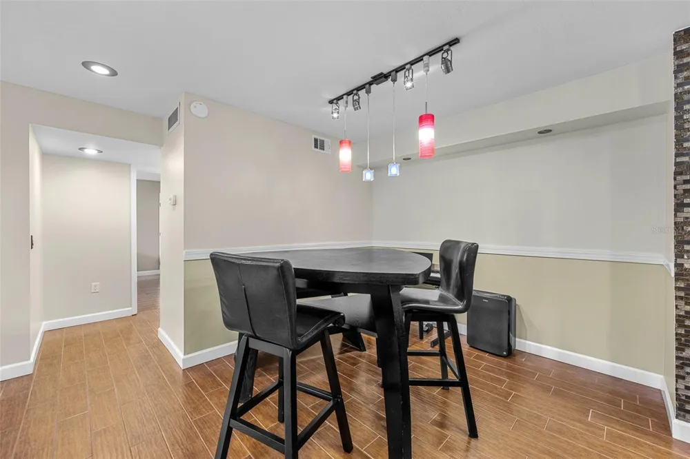 9481 HIGHLAND OAK DRIVE #1709 Tampa, FL 33647