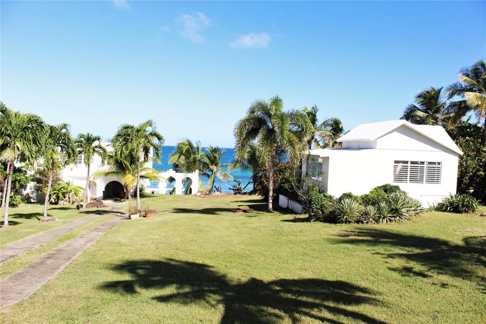 316 EL MAROC Vieques, PR 00765