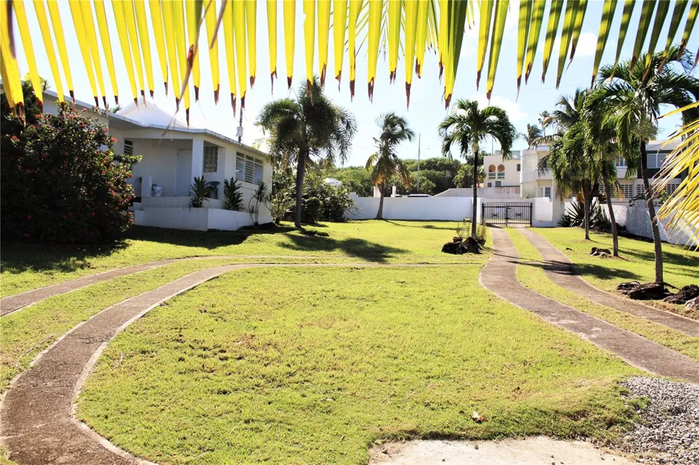 316 EL MAROC Vieques, PR 00765