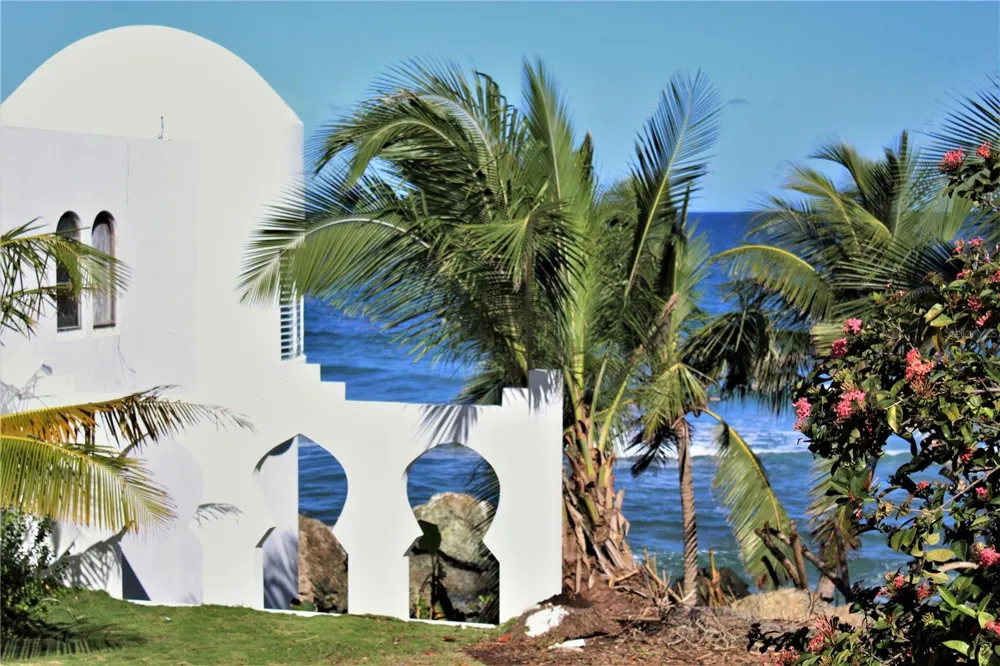 316 EL MAROC Vieques, PR 00765